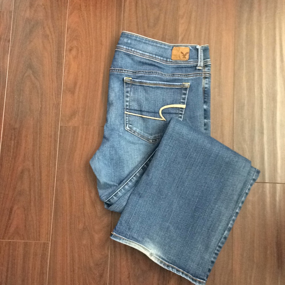 AE Kick Boot Jeans Size 14